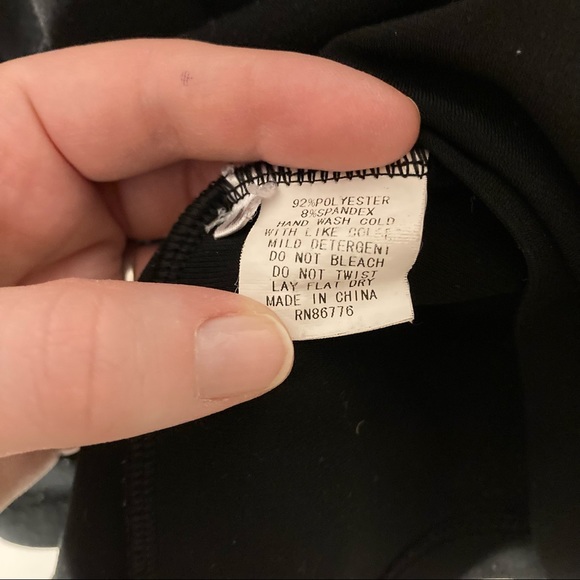 FREE IF BUNDLED Black Top Short Sleeve Scoopneck Pleated Blouse Medium EUC - Picture 6 of 9